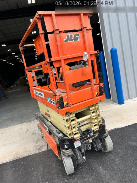 2021 JLG ES1932