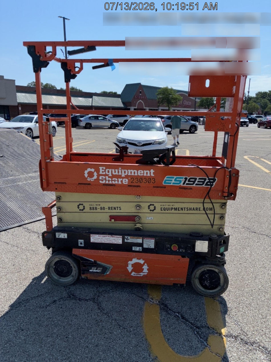 2022 JLG ES1932