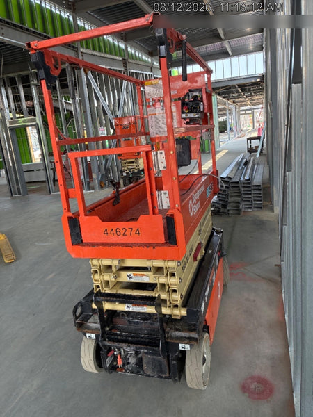 2024 JLG ES1932
