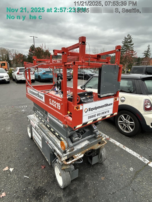 2020 Skyjack SJIII-3219 Solid NM Tires, Half height spring hinged entry gate, Dual Beacons, 800W Inverter