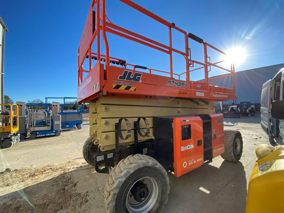 2022 JLG RT4394