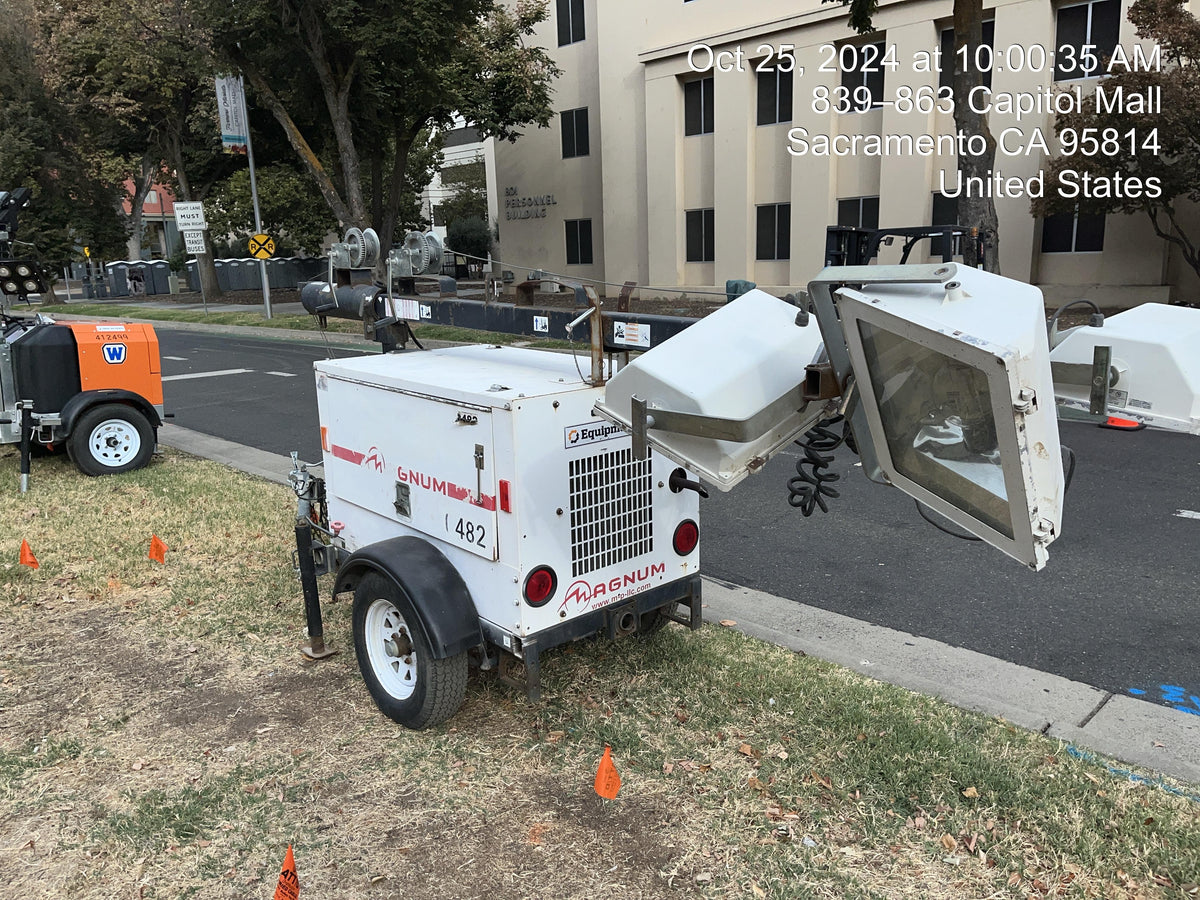 2013 Magnum MLT3060M Magnum Towable Light Tower, 6kW Generator