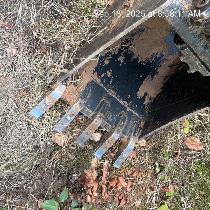 2025 TAKEUCHI 24" Bucket Takeuchi