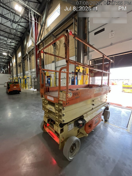 2016 JLG 3246ES