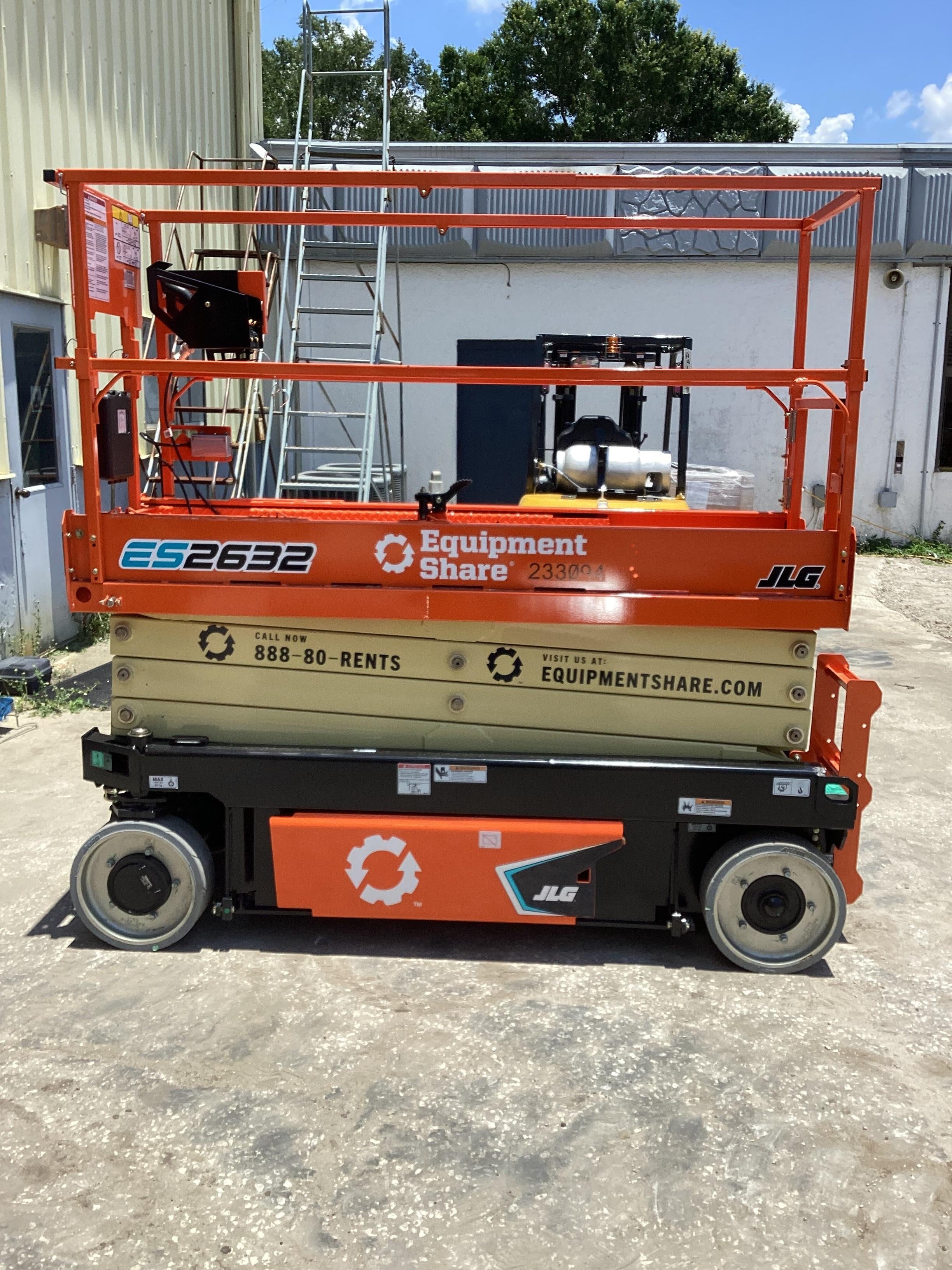 2022 JLG ES2632