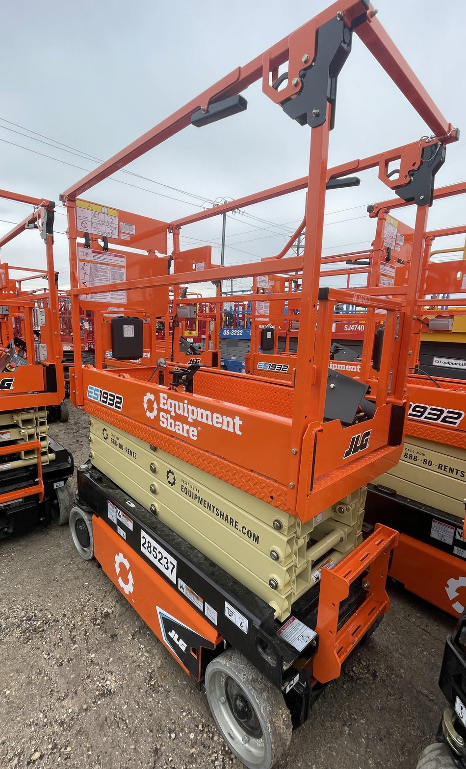 2022 JLG ES1932