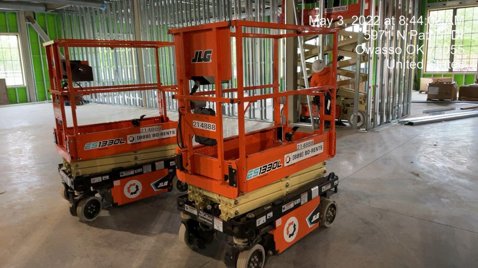 2022 JLG ES1330L