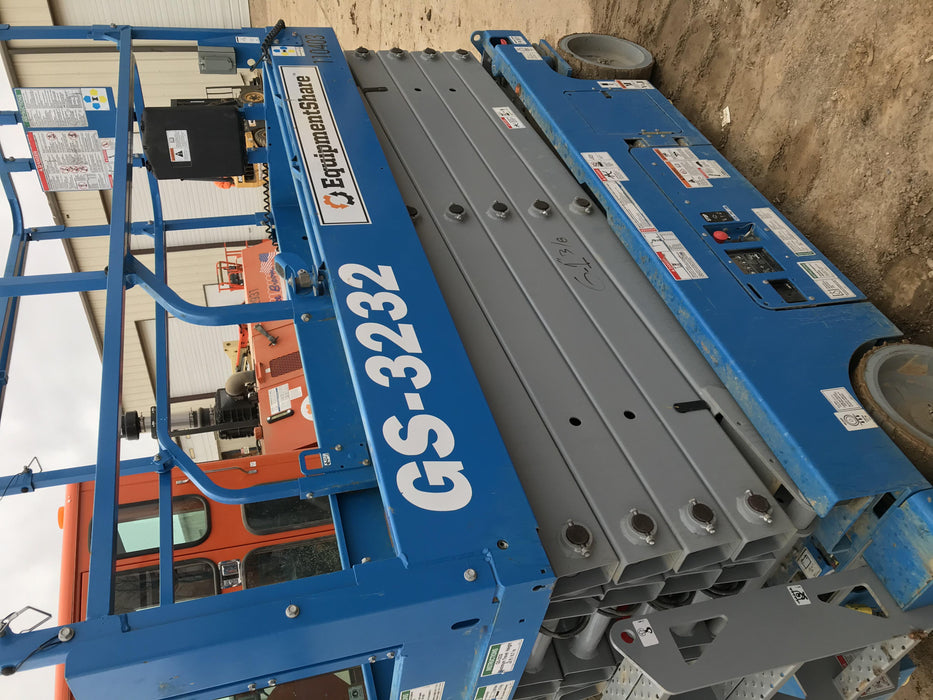 2020 Genie GS-3232 Standard, Folding half height swing gate