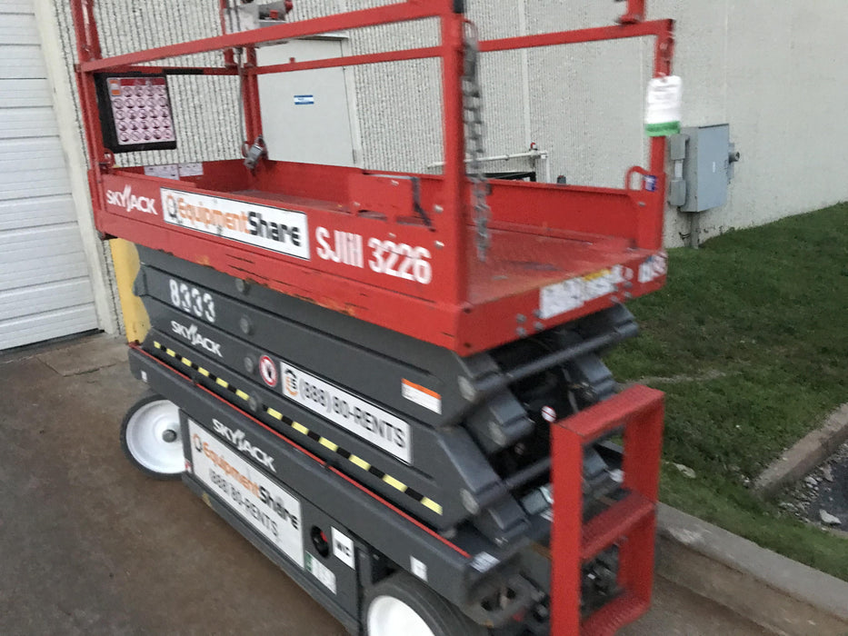 2018 Skyjack SJIII-3226 Skyjack SJIII3226 Scissor Lift w/Trojan Batteries