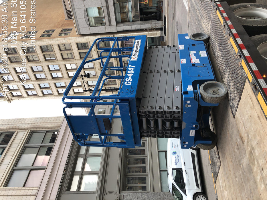 2019 Genie GS-4047 Folding rails with half height swing gate