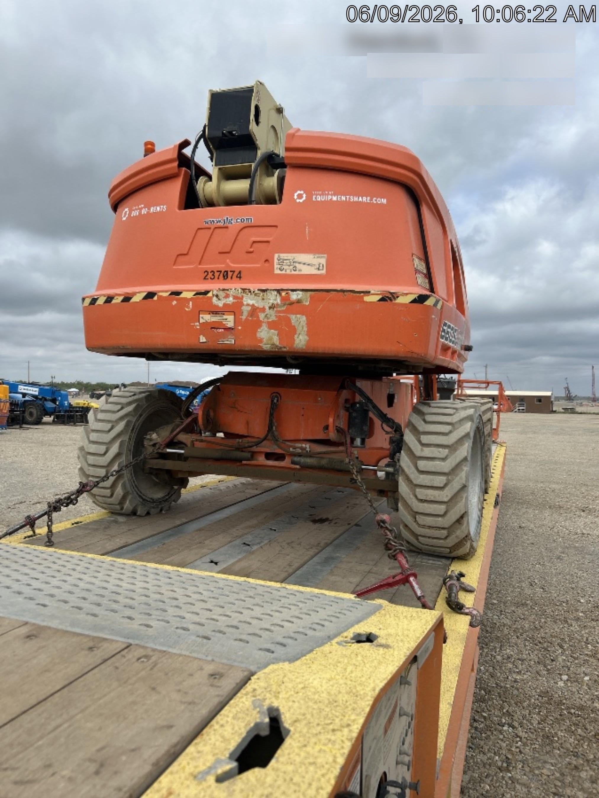 2022 JLG 660SJ