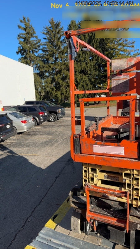 2022 JLG ES1932