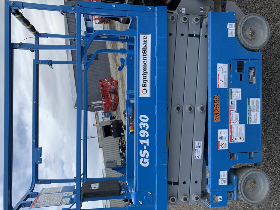 2020 Genie GS-1930 Solid Non Marking Tires, Beacon, Folding rails with half height swing gate, 800W Inverter