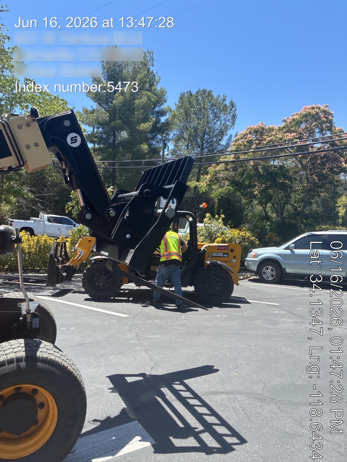2025 JLG 519