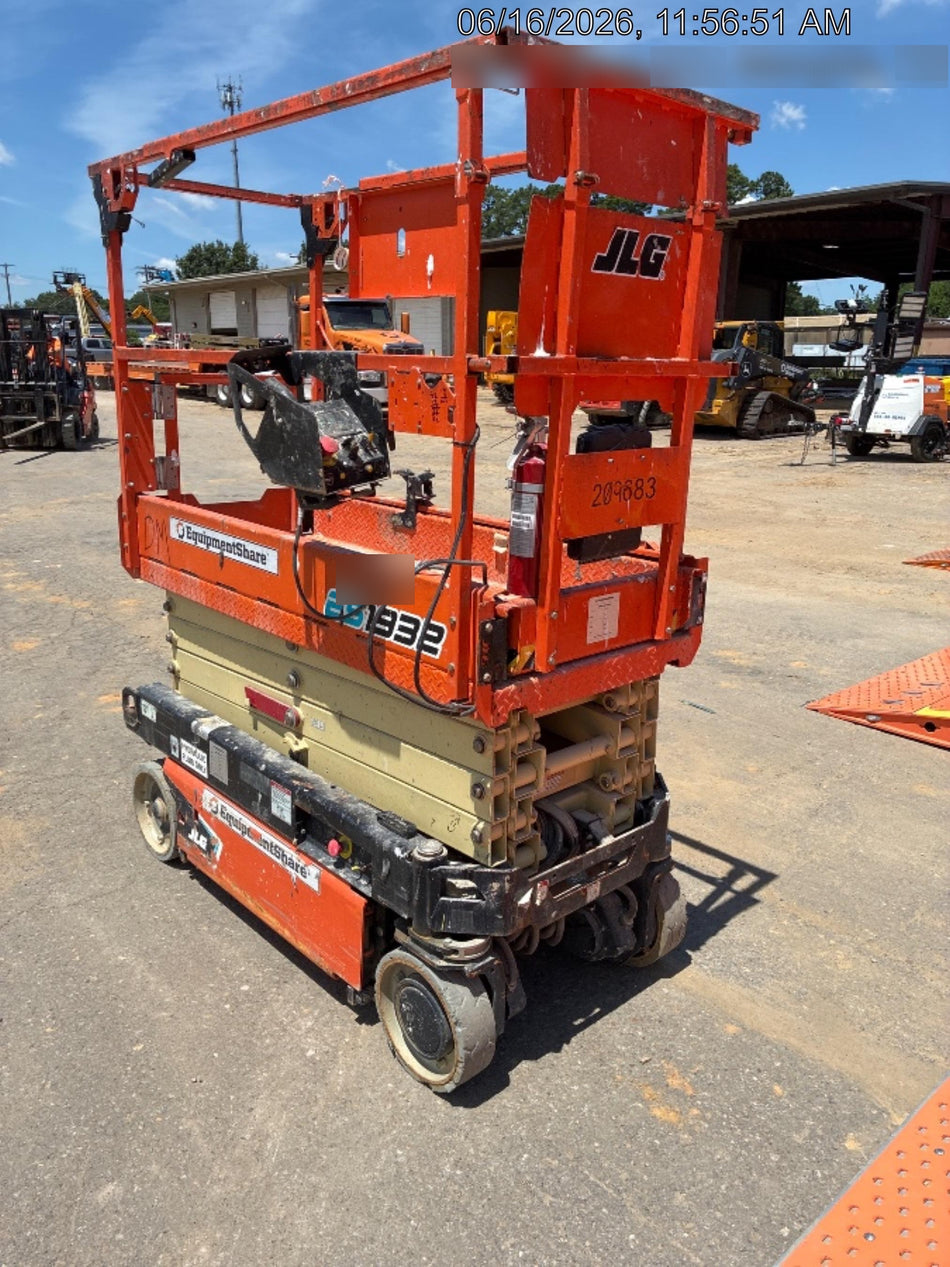 2022 JLG ES1932
