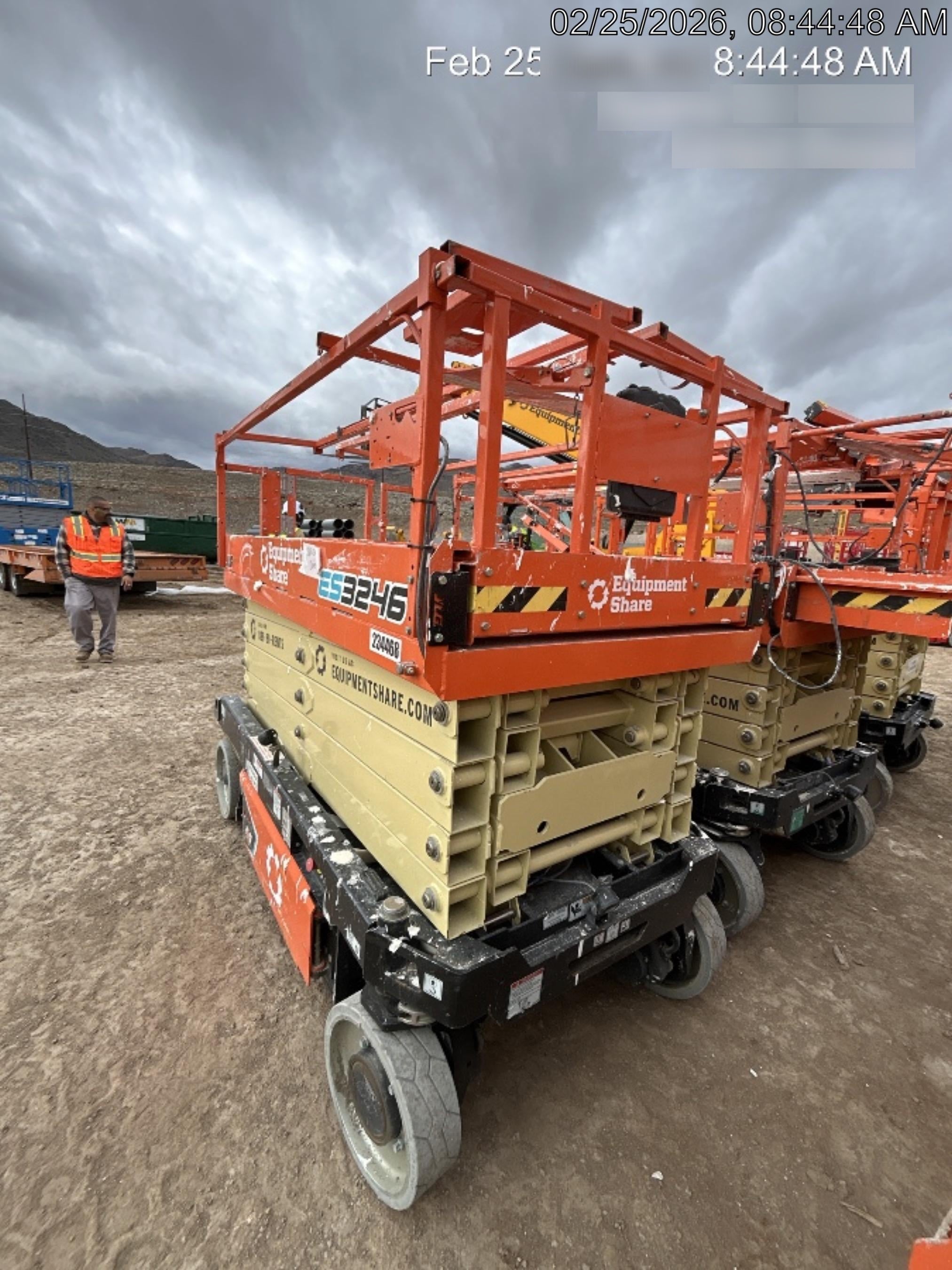 2022 JLG ES3246