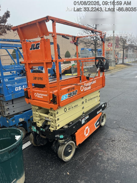 2023 JLG ES1932