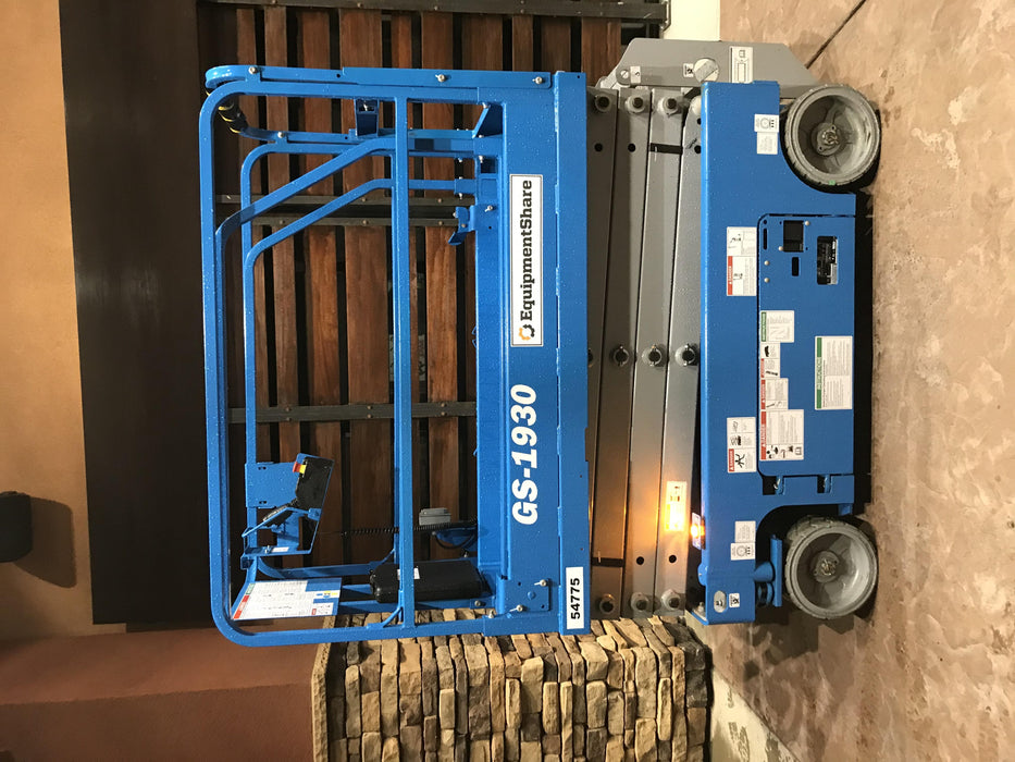 2019 Genie GS-1930 Half Height Swing Gate, 800W Inverter