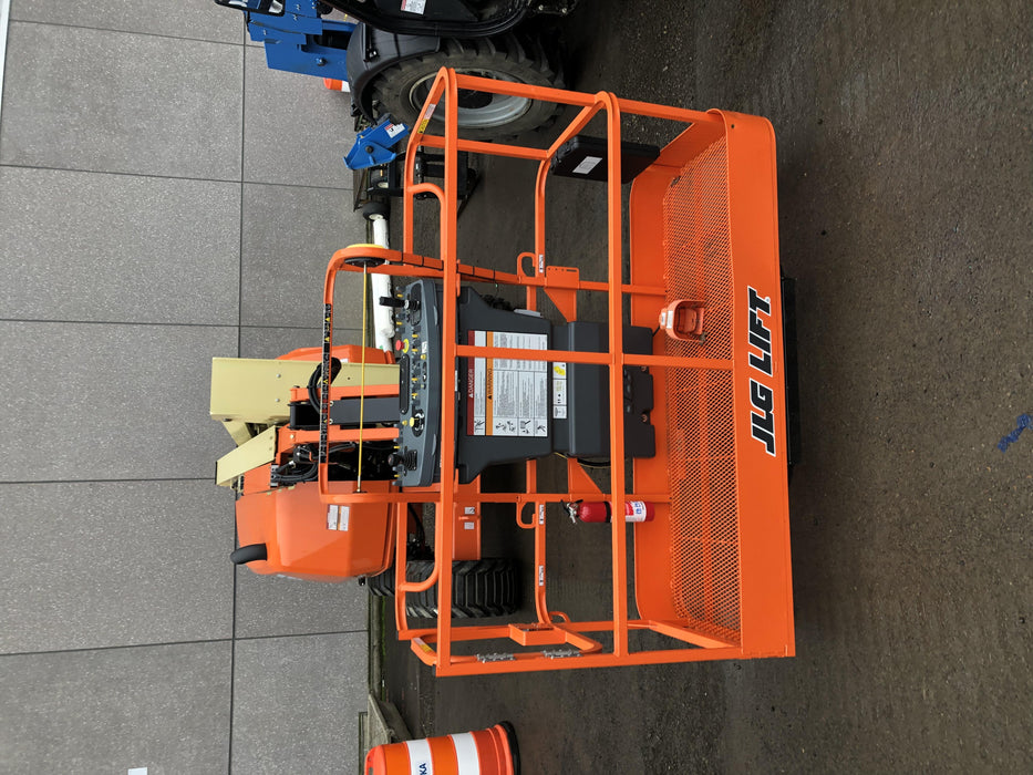2019 JLG 450AJ