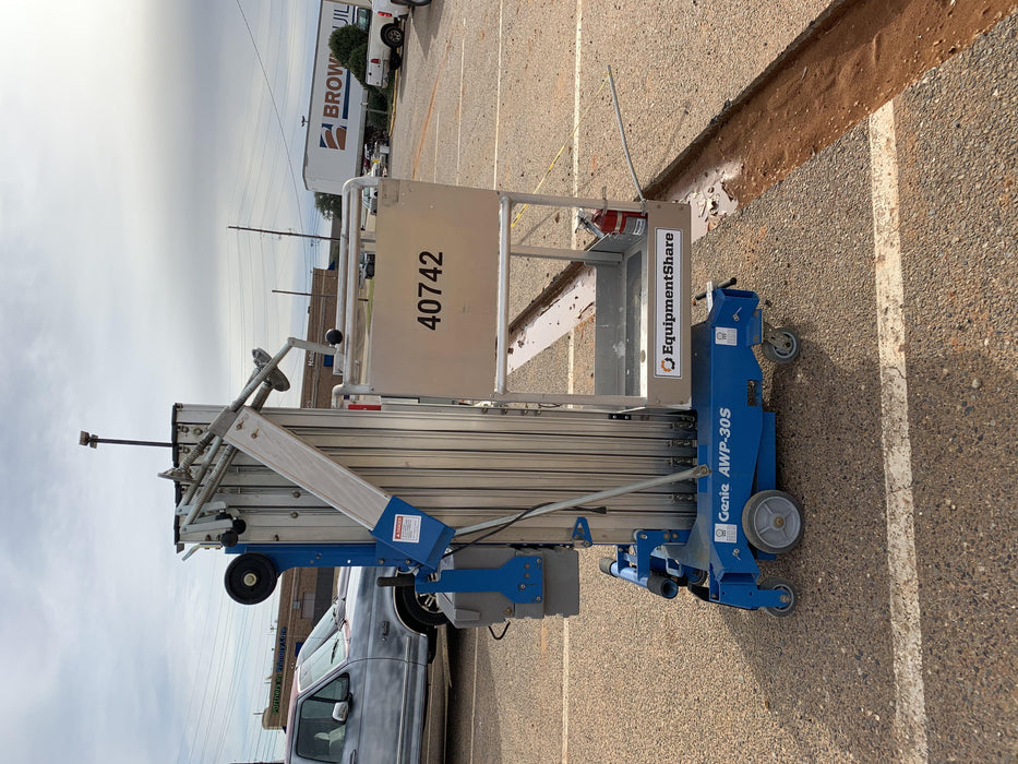 2019 GENIE AWP-30S