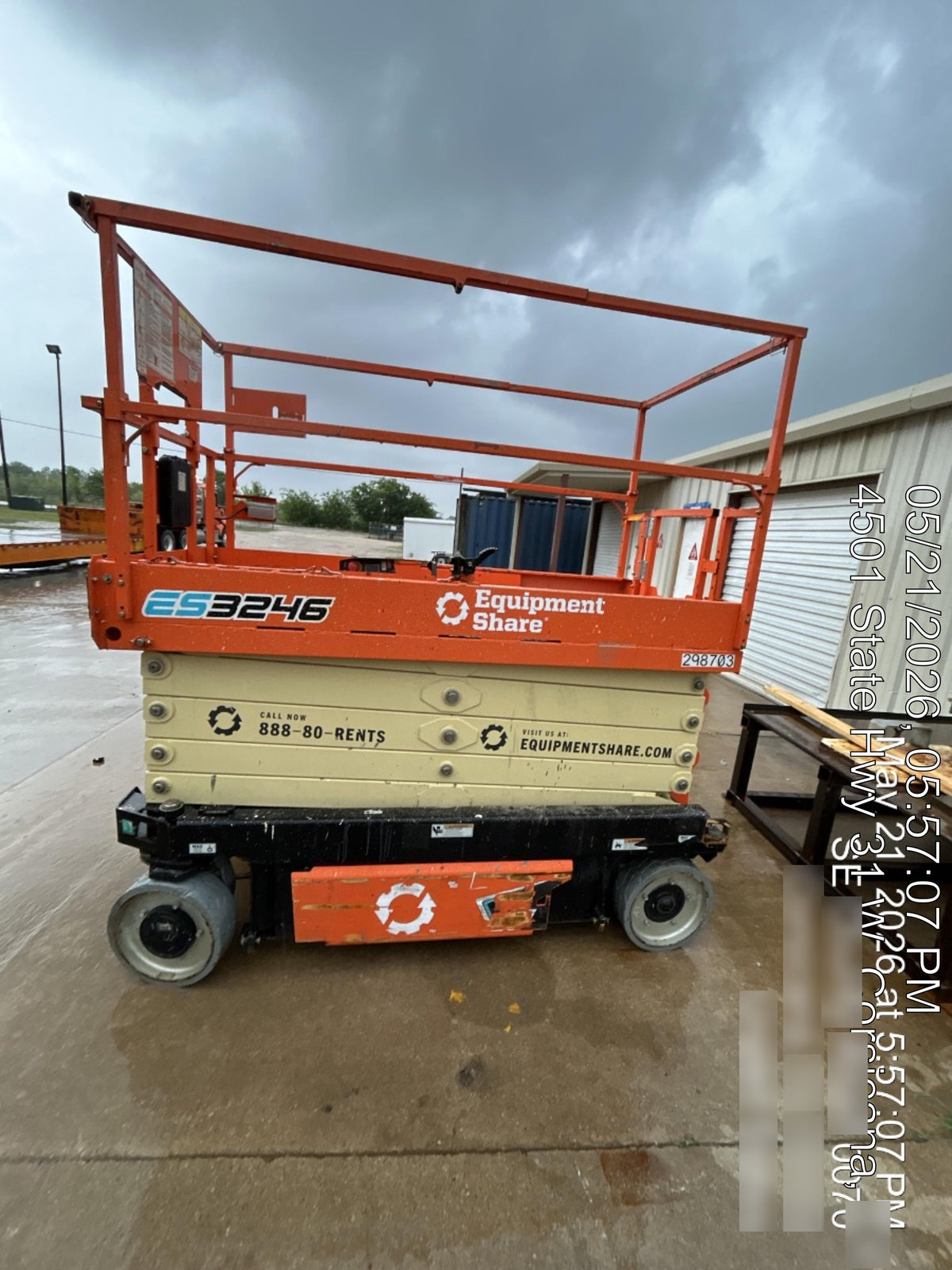 2023 JLG ES3246