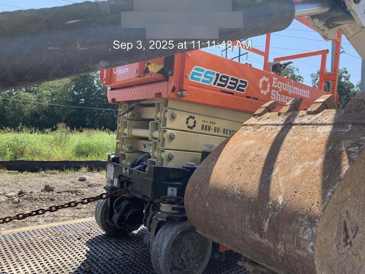 2024 JLG ES1932