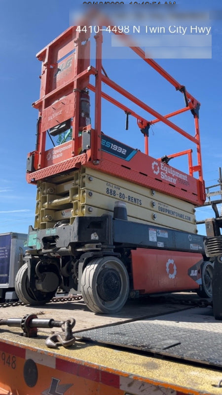 2025 JLG ES1932