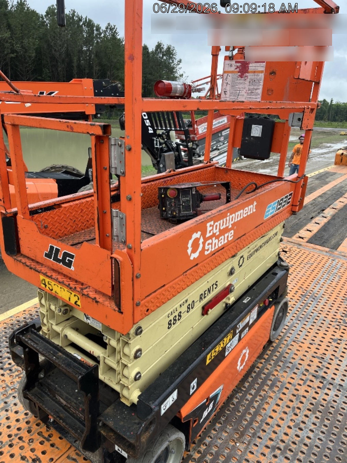 2024 JLG ES1932