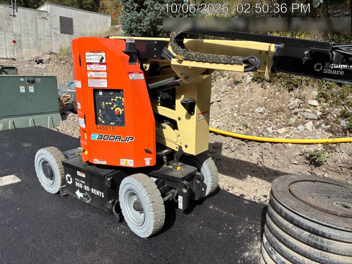 2024 JLG E300AJP