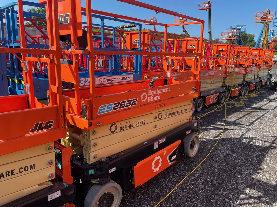 2022 JLG ES2632