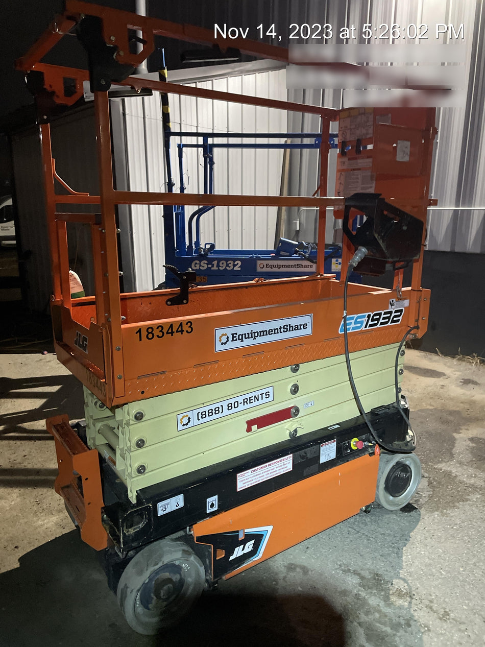 2021 JLG ES1932