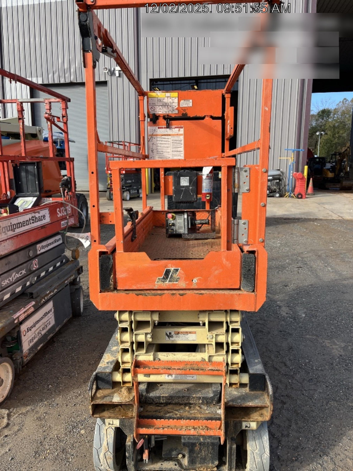2021 JLG ES1932