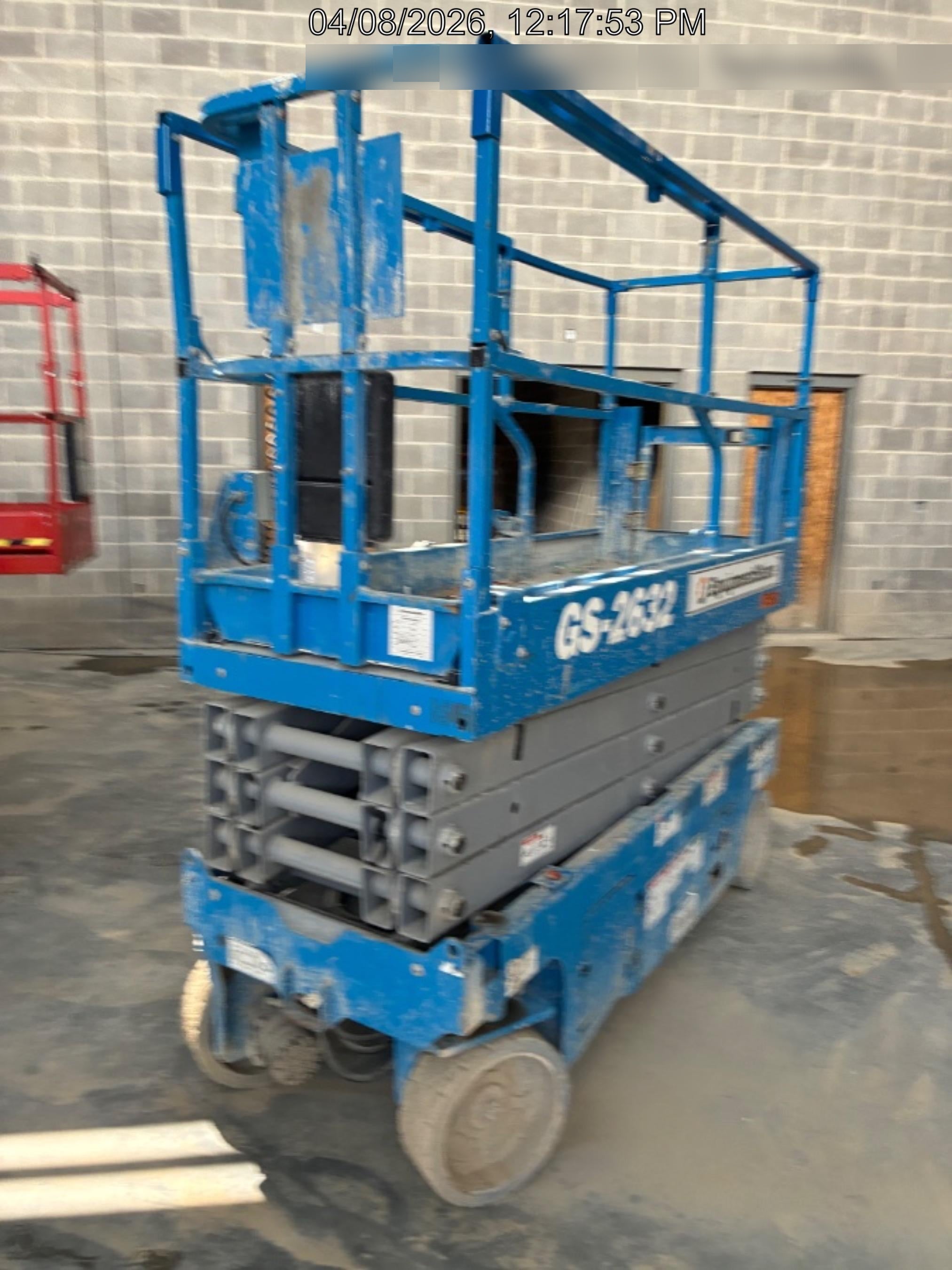 2019 Genie GS-2632 Folding rails with half height swing gate