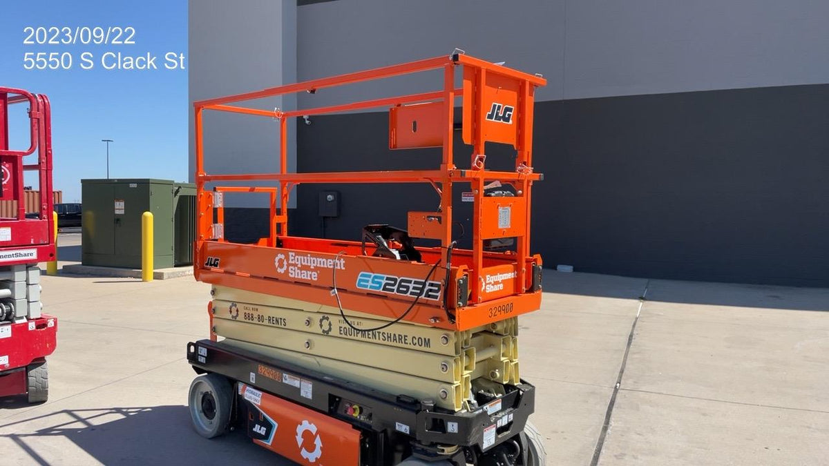 2023 JLG ES2632