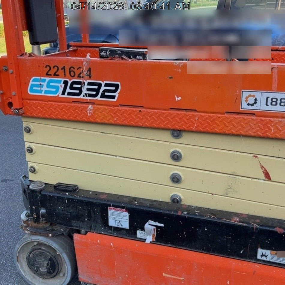 2022 JLG ES1932
