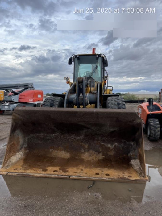 2020 John Deere 644K 4yd Wheel Loader, Cab/Heat/Air, 3 Function Hydraulics, JRB Hydraulic QC, QC 4yd bucket w/smooth cutting edge, QC Carriage, 72" Fork Tines, 5yr/5,000hr Powertrain and Hydraulics extended warranty