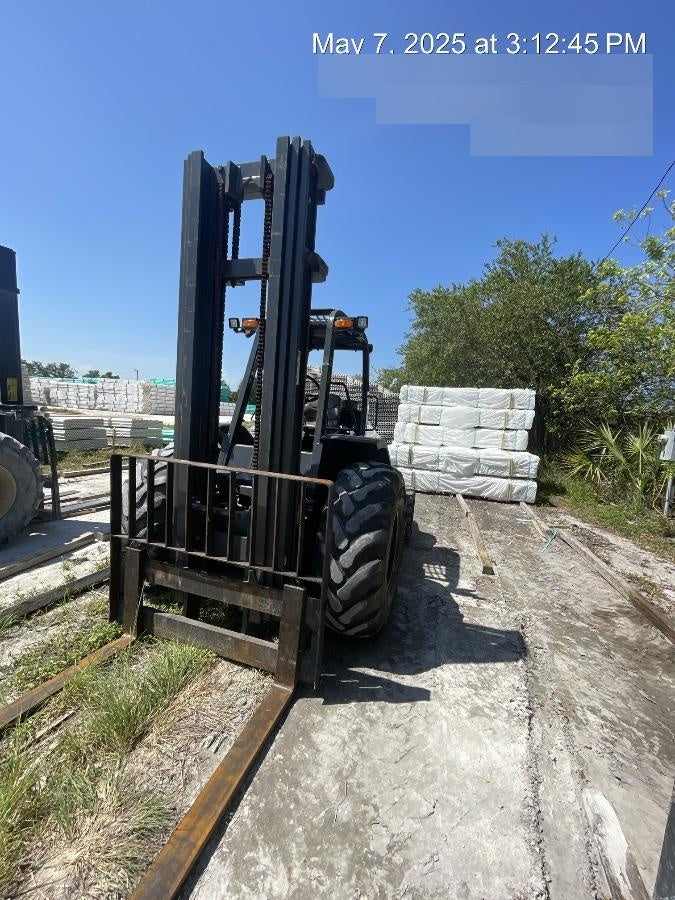 2023 CASE 588H