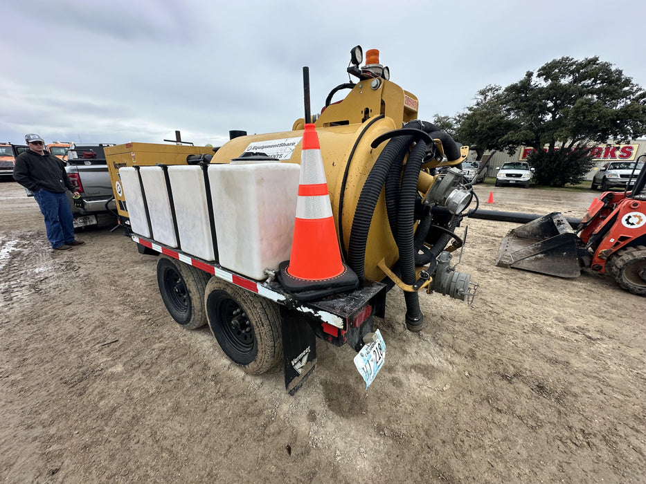 2022 Vac-Tron LP573XDT T4 Koehler Diesel Engine, 500 Gallon Debris Tank, x2 100 Gallon Water Tanks
