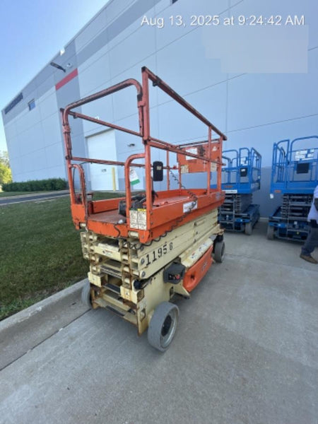 2016 JLG 3246ES