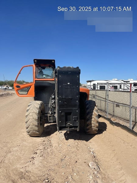 2021 JLG 1075
