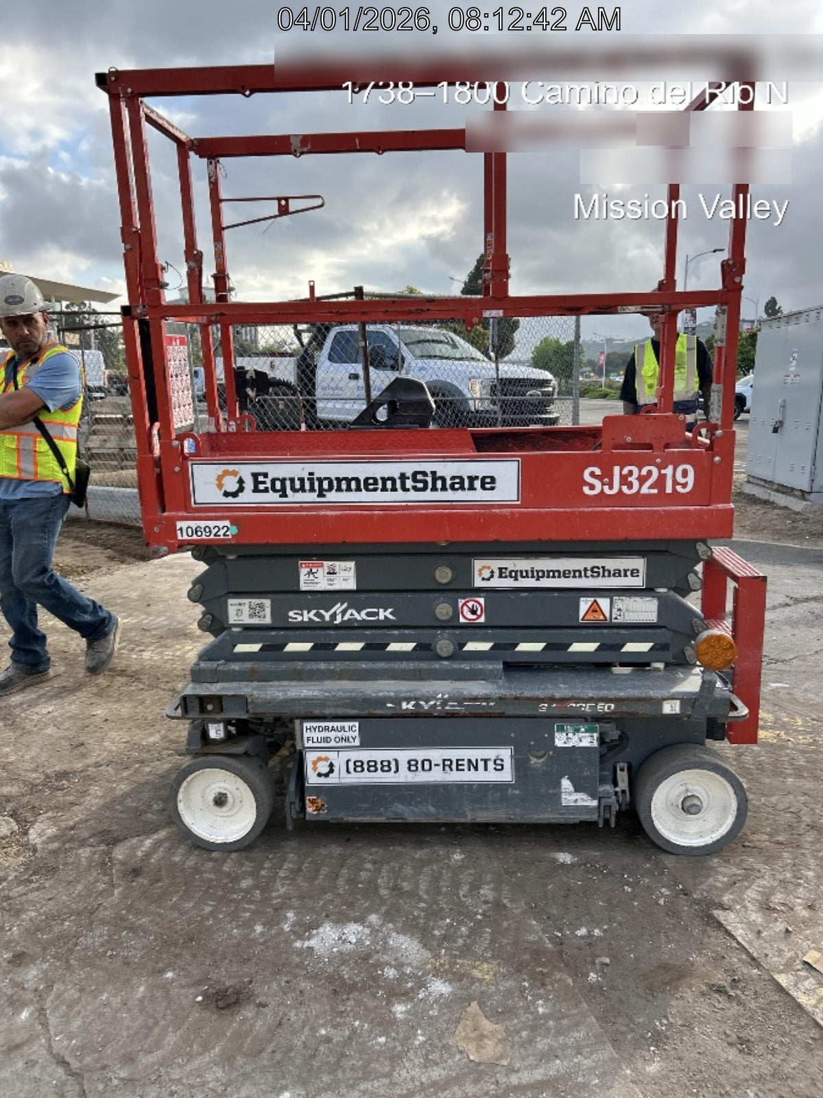 2020 Skyjack SJIII-3219 Solid NM Tires, Half height spring hinged entry gate, Dual Beacons, 800W Inverter