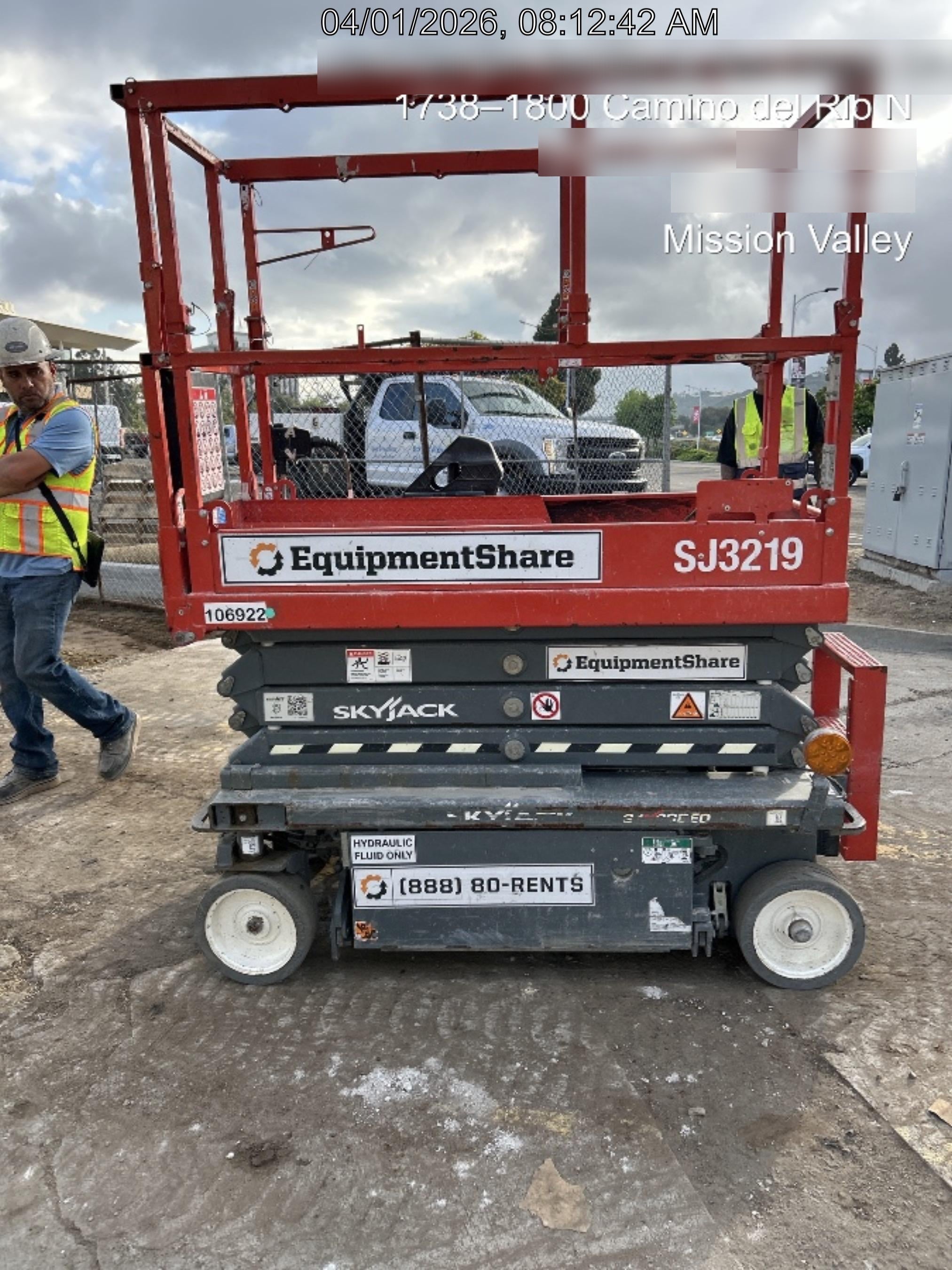 2020 Skyjack SJIII-3219 Solid NM Tires, Half height spring hinged entry gate, Dual Beacons, 800W Inverter