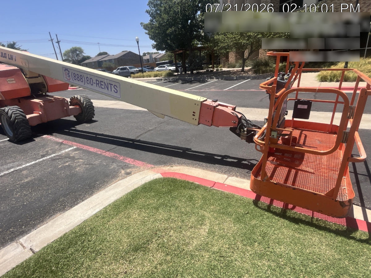 2012 JLG 800S