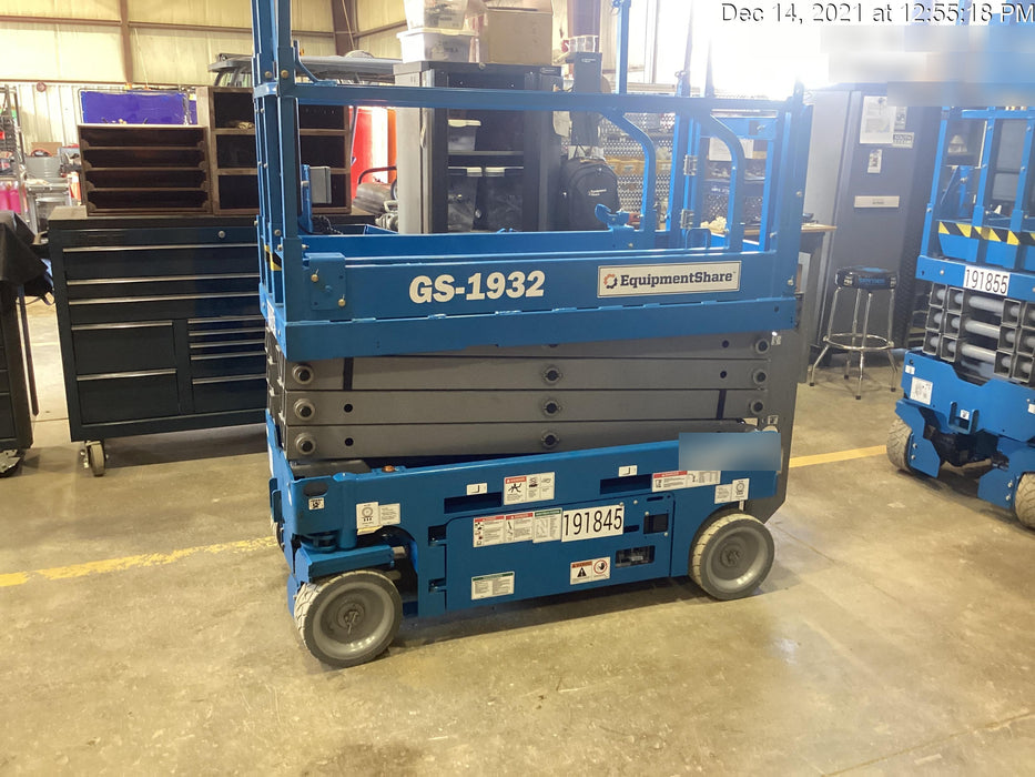 2021 GENIE GS-1932
