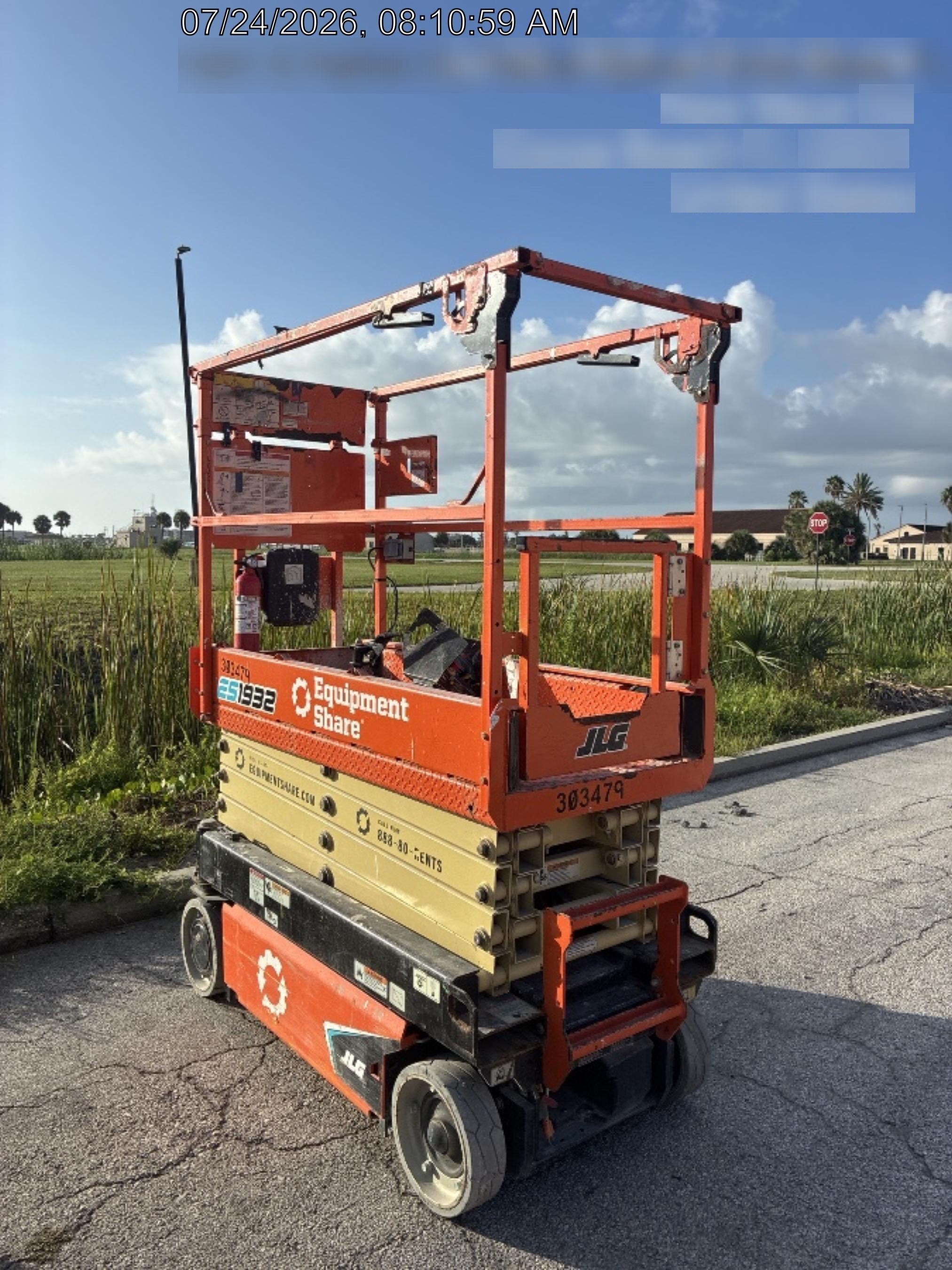 2023 JLG ES1932