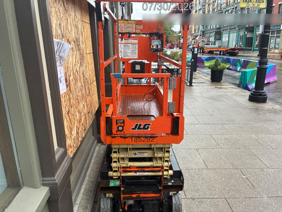 2021 JLG ES1932