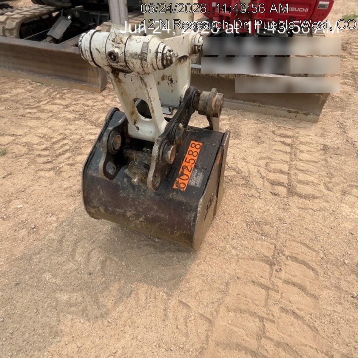 2025 TAKEUCHI 24" Bucket Takeuchi