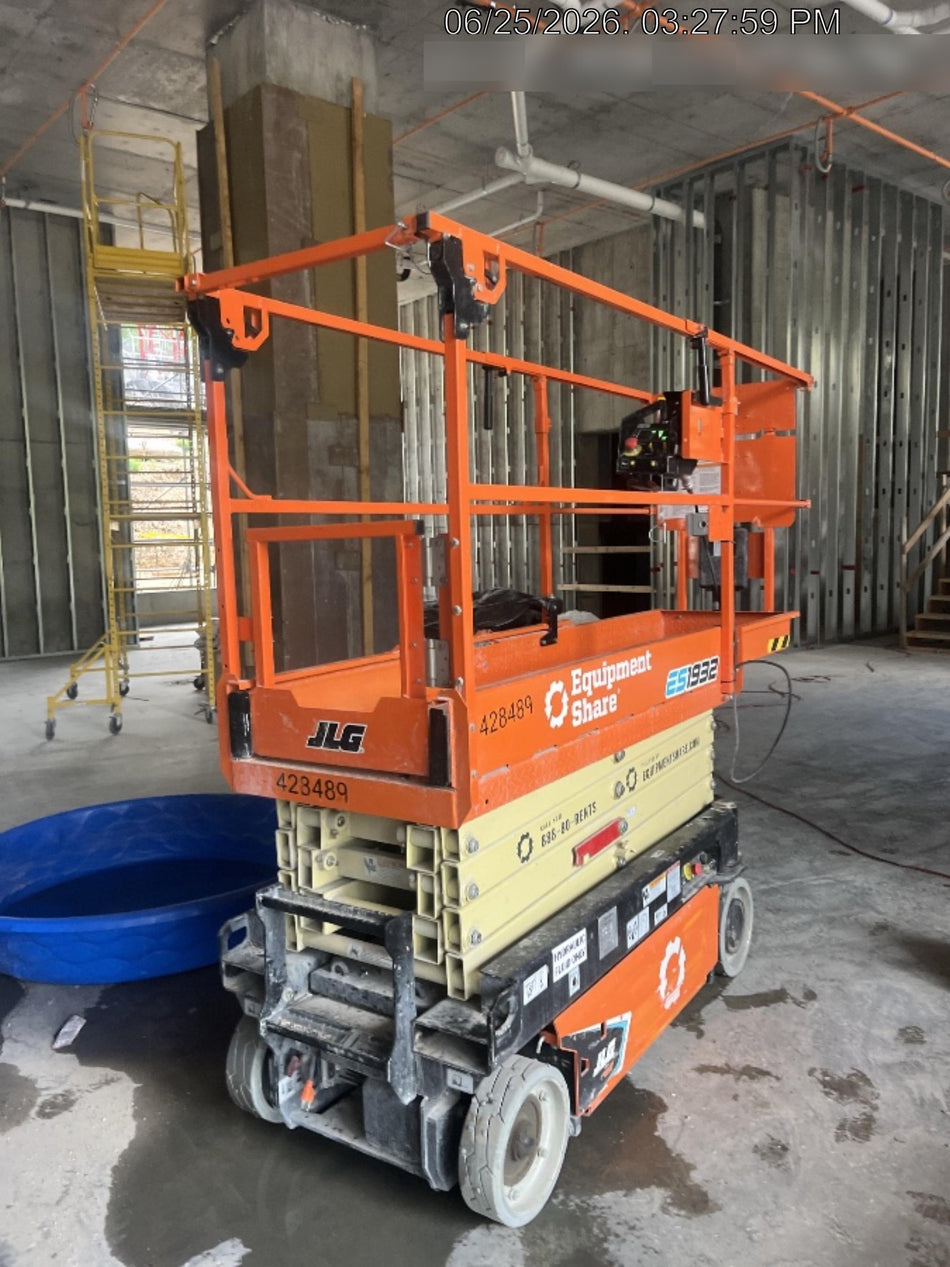 2024 JLG ES1932
