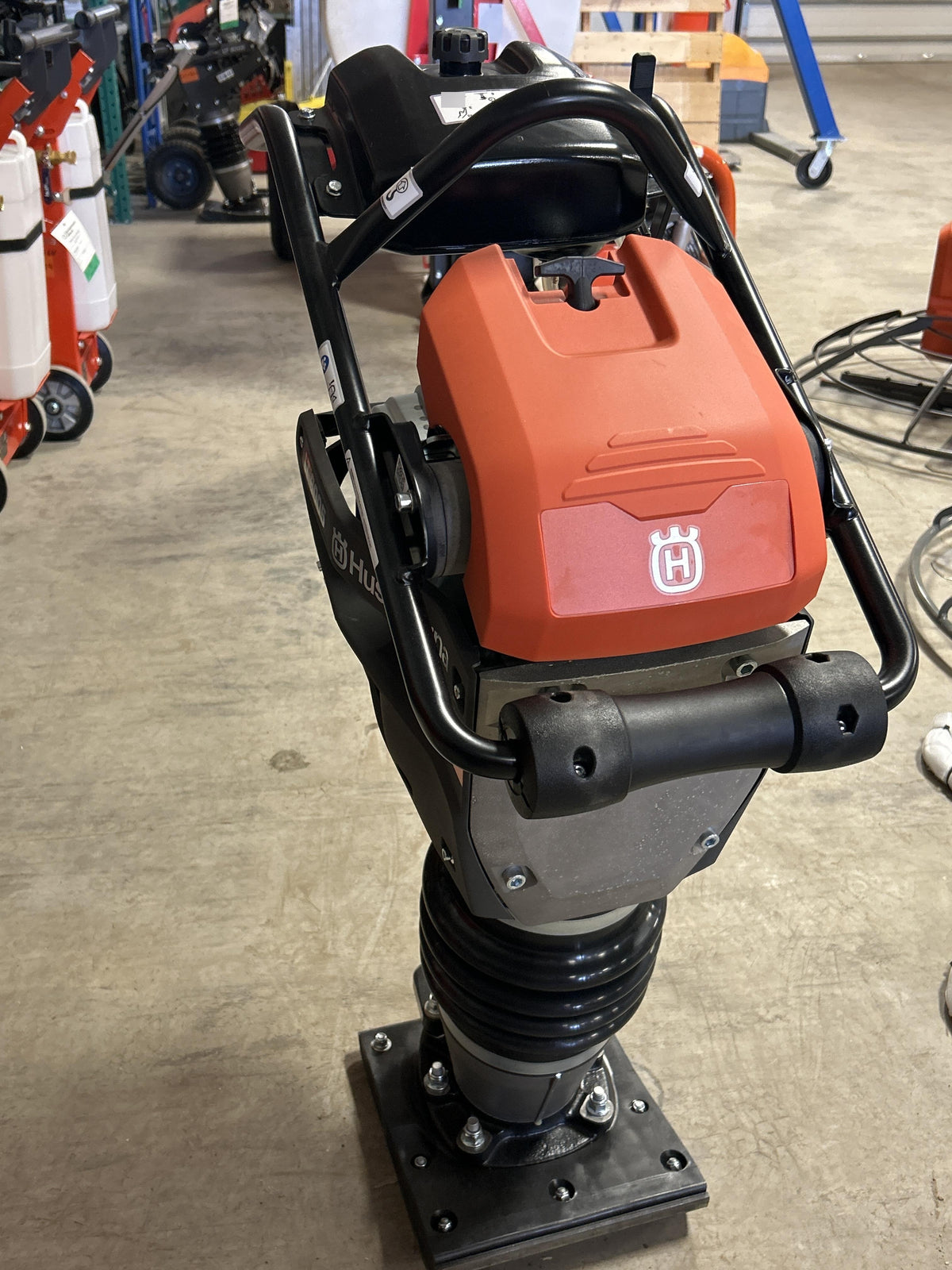 2025 HUSQVARNA LT6005