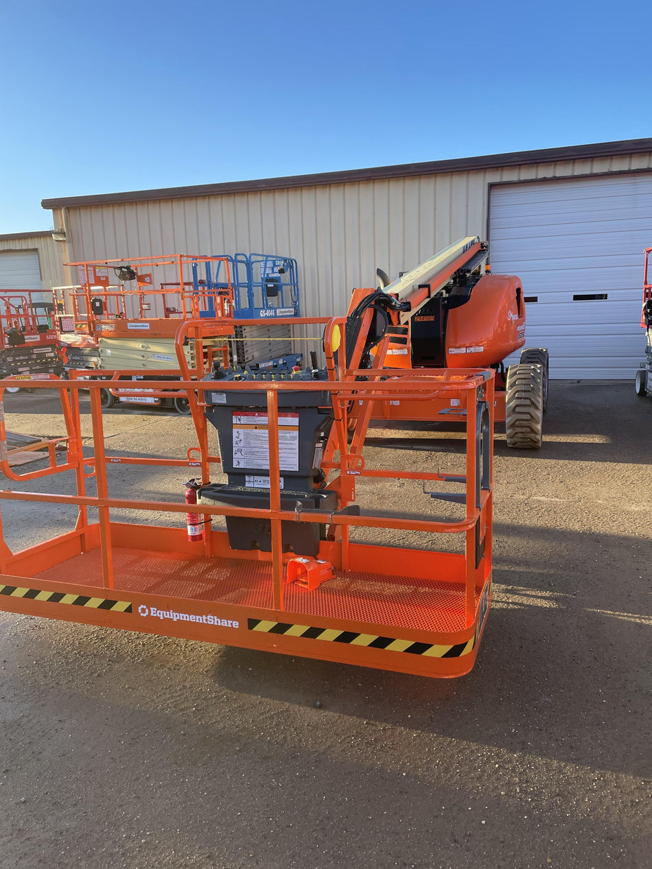 2023 JLG 600AJ